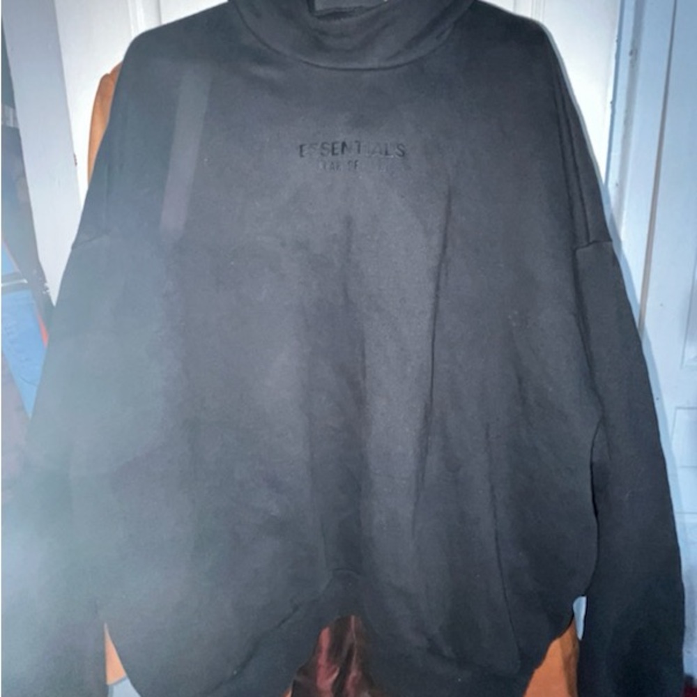 Essential hoodie